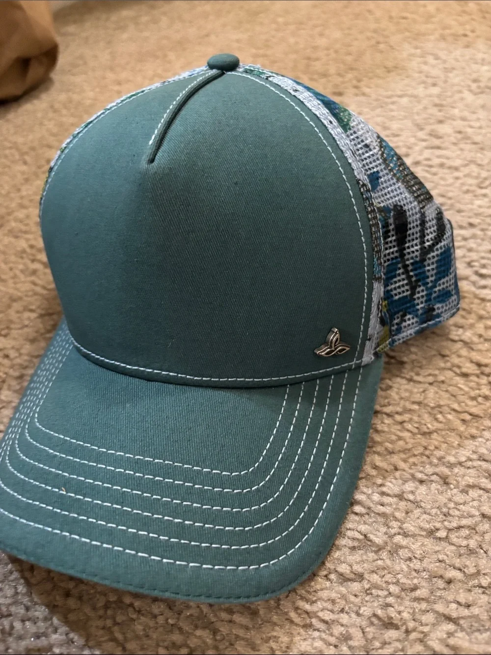 Prana idalis women trucker hat
